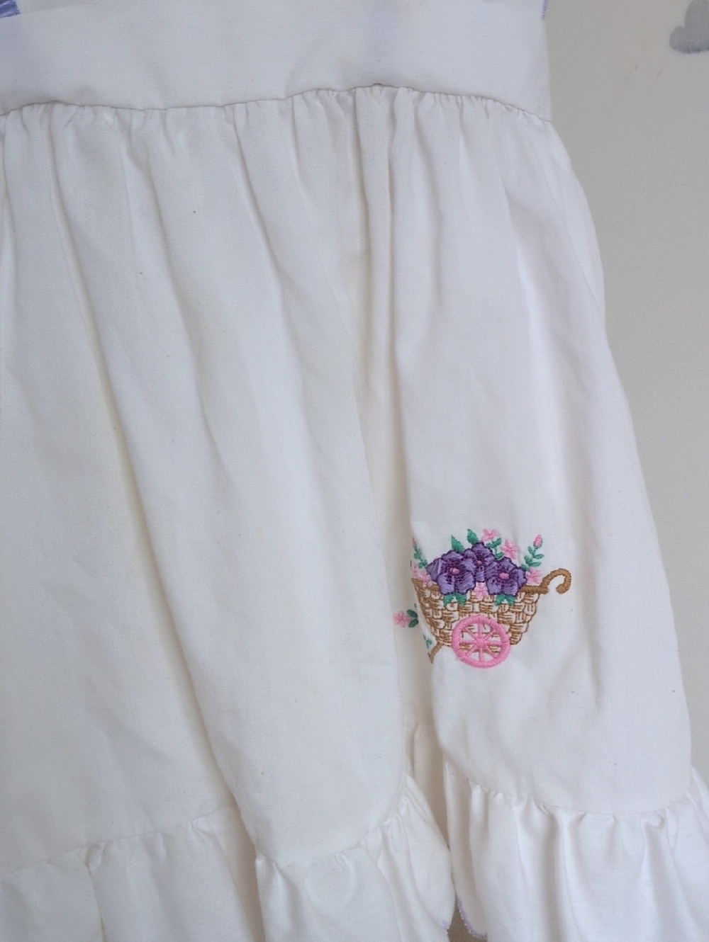 70's VINTAGE - Winnie The Pooh - Sears White Floral Cottage Embroid Girl's Dress - Picture 5 of 8
